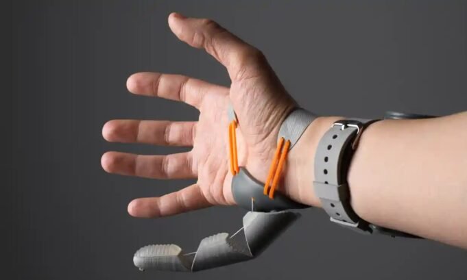 A Robotic Third Thumb Would Be Handy