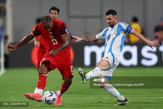 Lionel Messi (kanan) bawa Argentina ke final Copa America 2024-Foto AFP