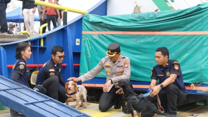 Berkenalan dengan Joany dan Ramber, Duo Anjing Pelacak Pengungkap 106 kg Sabu di Batam

