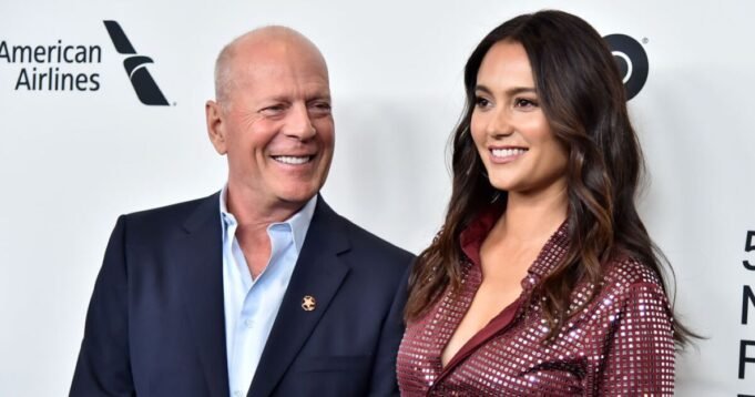 Bruce Willis kehilangan kemampuan berbicara, membenarkan keberadaan Emma Heiming

