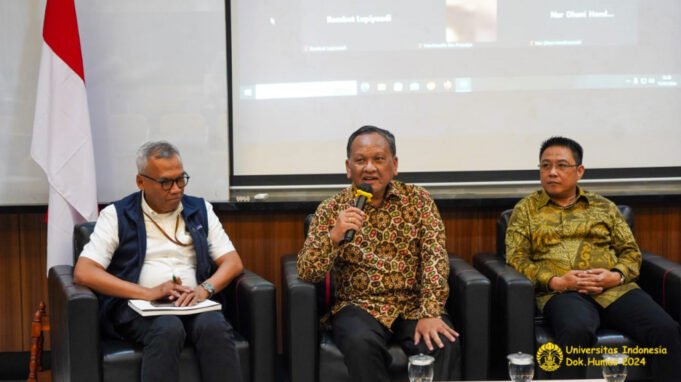 Arief Budhy Hardono, S.T; Prof. Dr. Ir. Sigit Pranowo Hadiwardoyo, DEA., (Ketua P3CR) dan Prof. Dr. Rizal E. Halim. Foto: UI