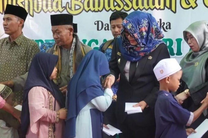 Salurkan Santunan Anak Yatim, Pj Bupati Lamandau Apresiasi Kepedulian Donatur

