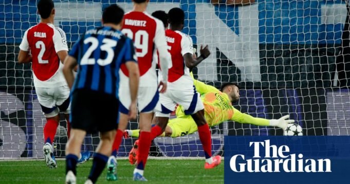 David Raya menyelamatkan penalti untuk membantu Arsenal bermain imbang dengan Atalanta di Liga Champions |

