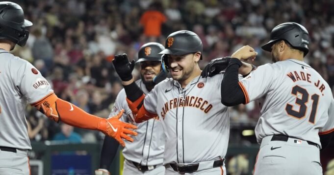 Gigantes menghubungkan 5 jonrones y apabullan dan Diamondbacks

