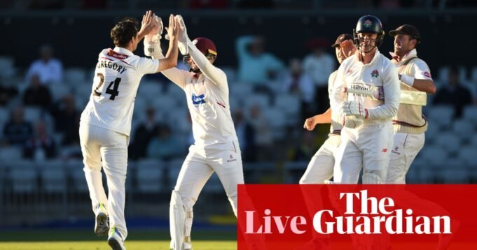 Lancashire v Somerset, Surrey v Durham dan banyak lagi: Hari kedua kriket daerah – langsung |

