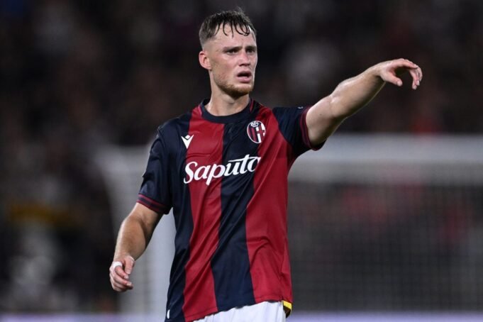 BOLOGNA, ITALY - AUGUST 31: Sam Beukema of Bologna reacts during the Serie match between Bologna and Empoli at Stadio Renato Dall'Ara on August 31, 2024 in Bologna, Italy. (Photo by Image Photo Agency/Getty Images)