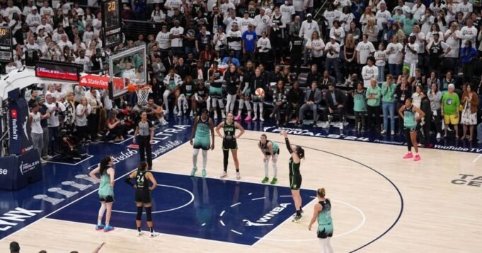 Bobcats mengalahkan Liberty dalam Game 4 Final WNBA yang ketat, memaksa pemenang mengambil semua Game 5: Pembaruan dan reaksi langsung

