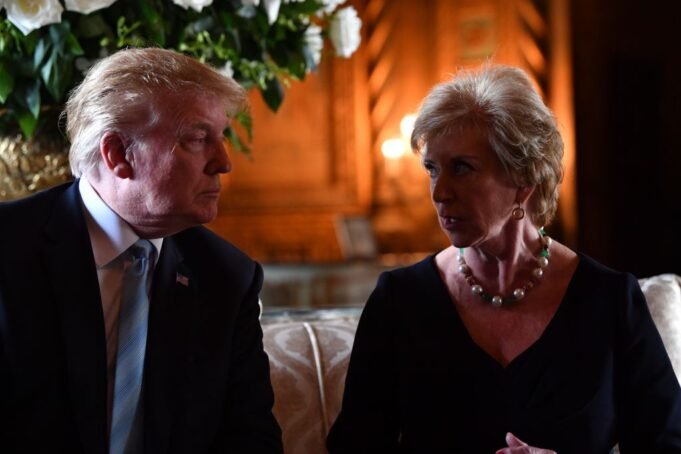 Donald Trump menominasikan Linda McMahon dan Muhammad Oz

