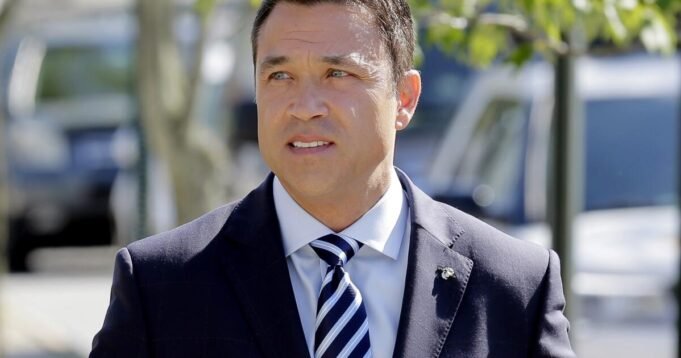 EEUU: Michael Grimm, mantan perwakilan penipuan, queda paralítico dari caída de caballo

